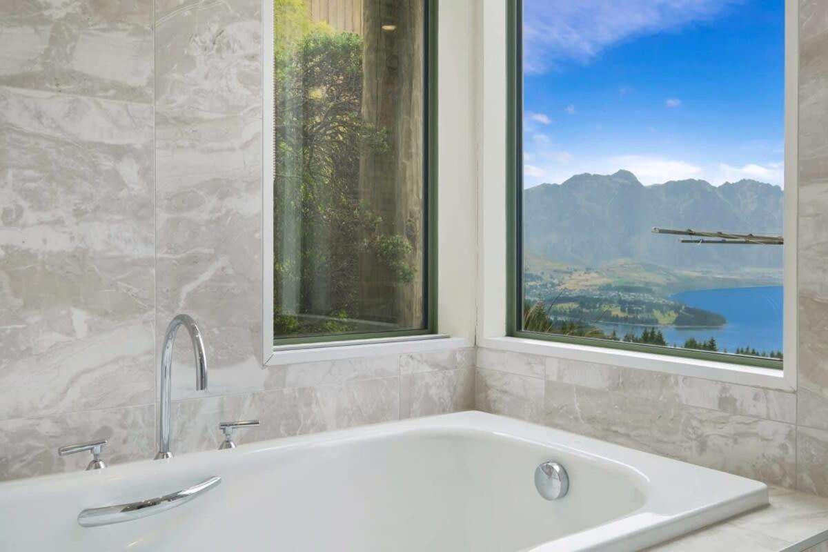 Villa Ruby'S Fernhill Vista Queenstown Exterior foto